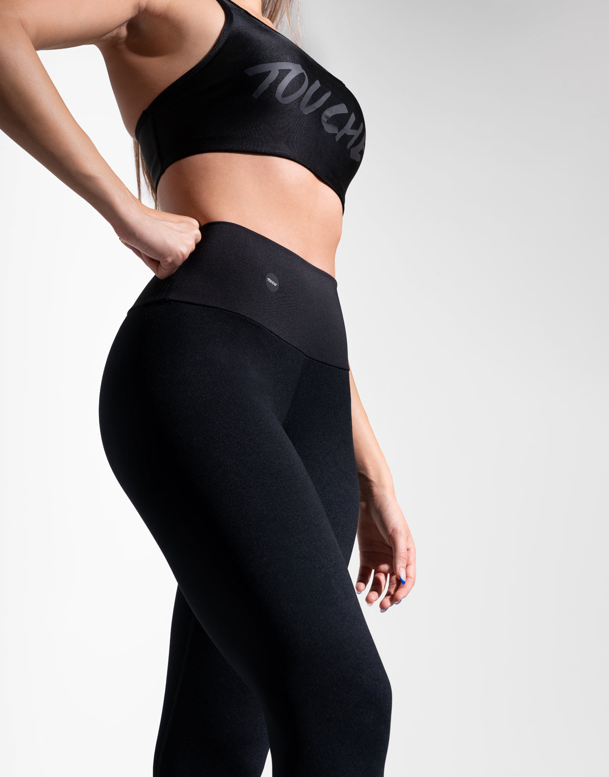 BLACK CAPRI