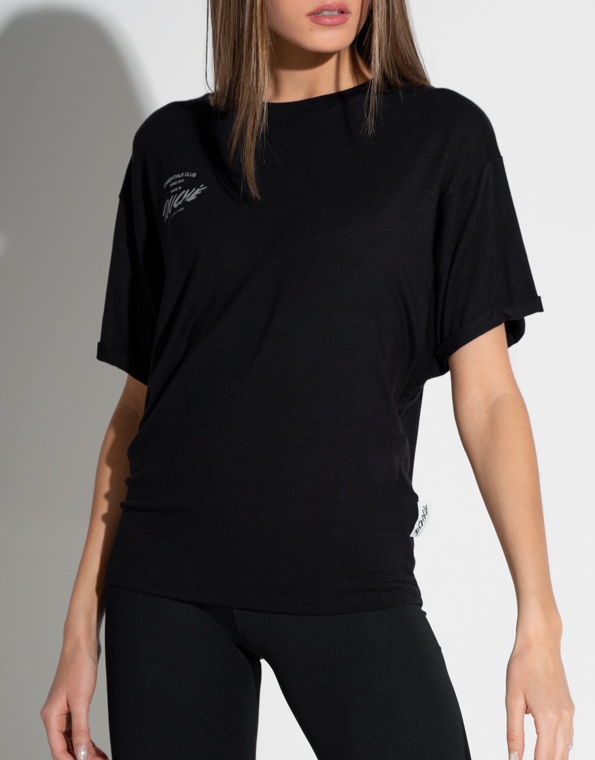 ESSENTIAL BLACK TEE