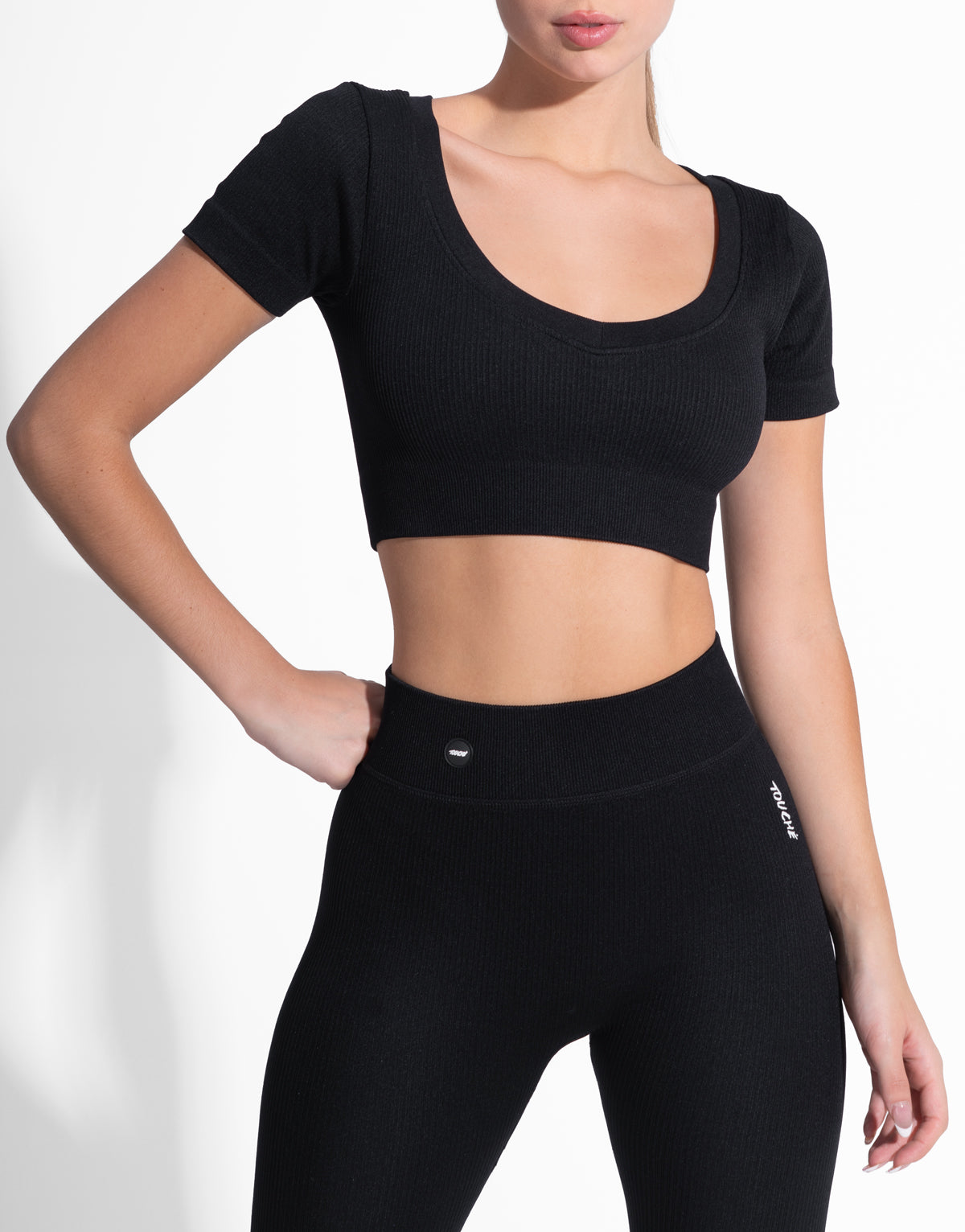 FADE BLACK SEAMLESS TOP