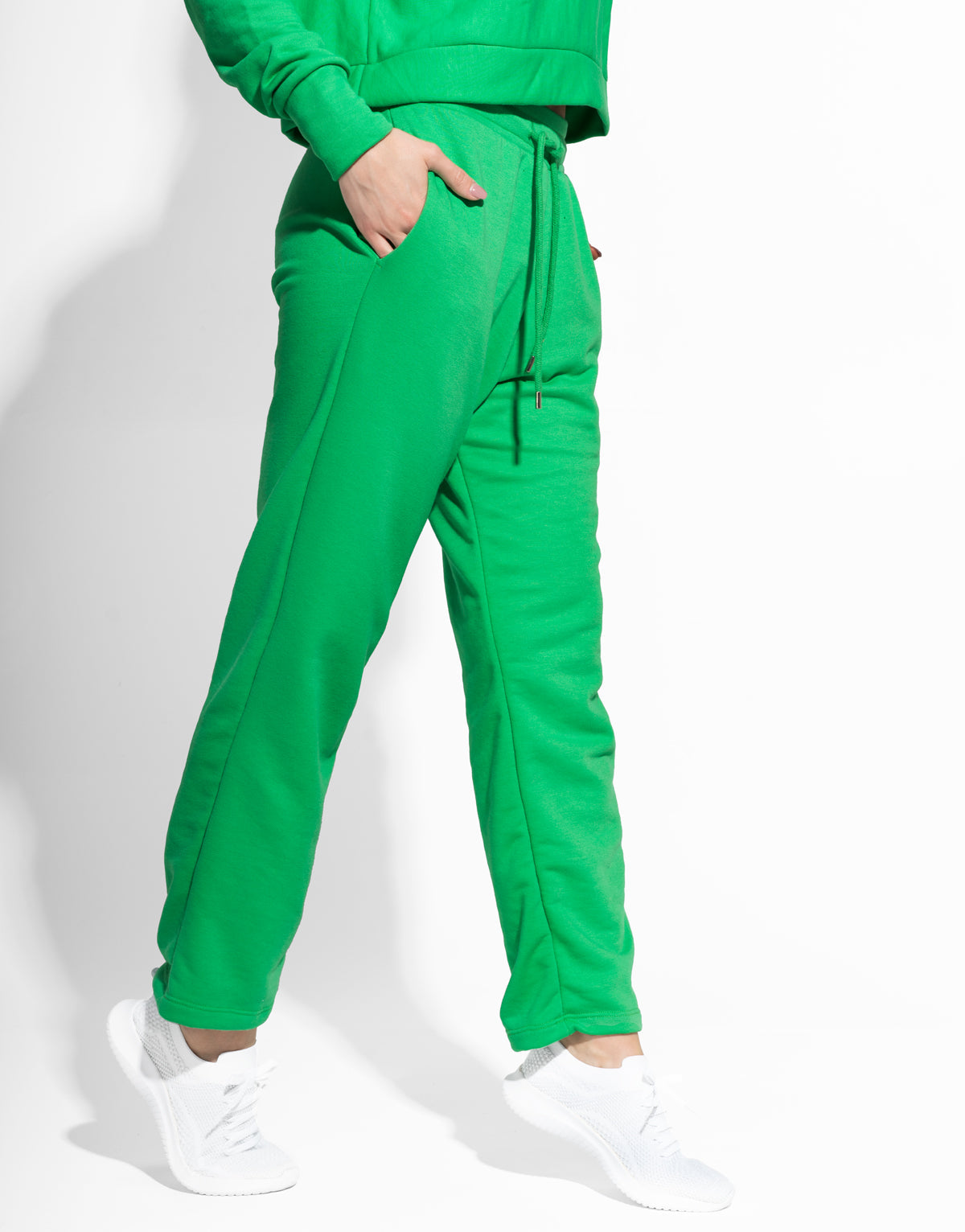 SPORTY GREEN JOGGER