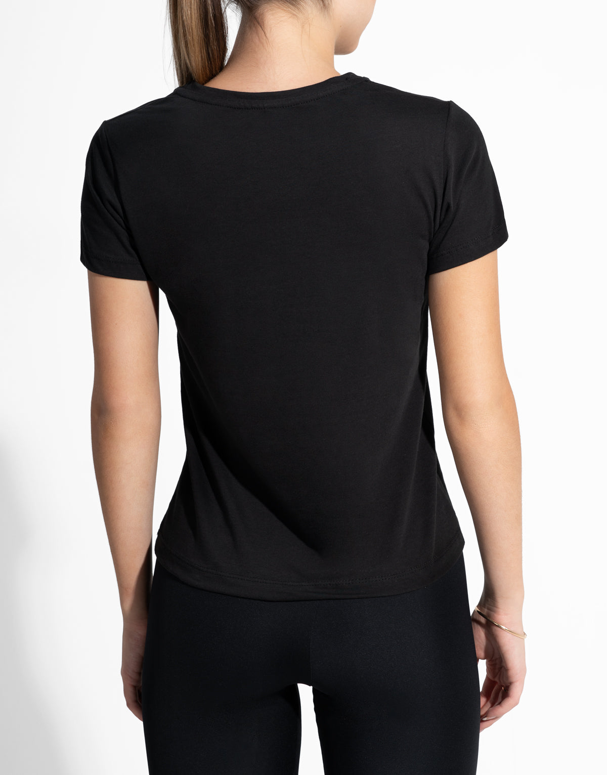BLACK BASIC TEE