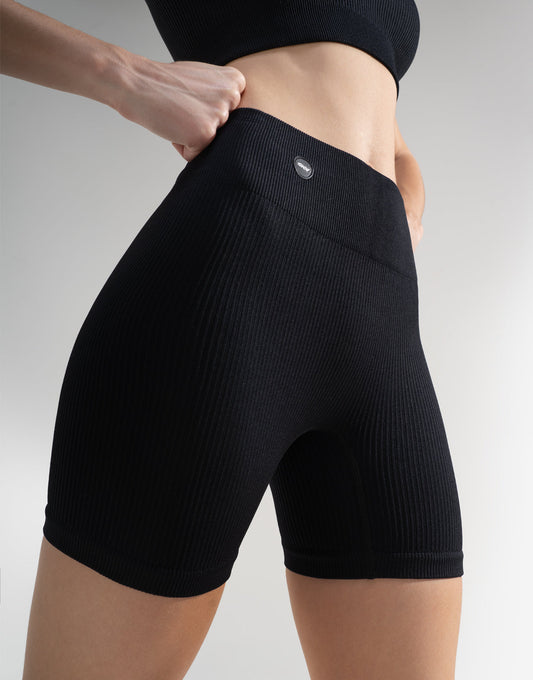 NECK SEAMLESS SHORT BLACK